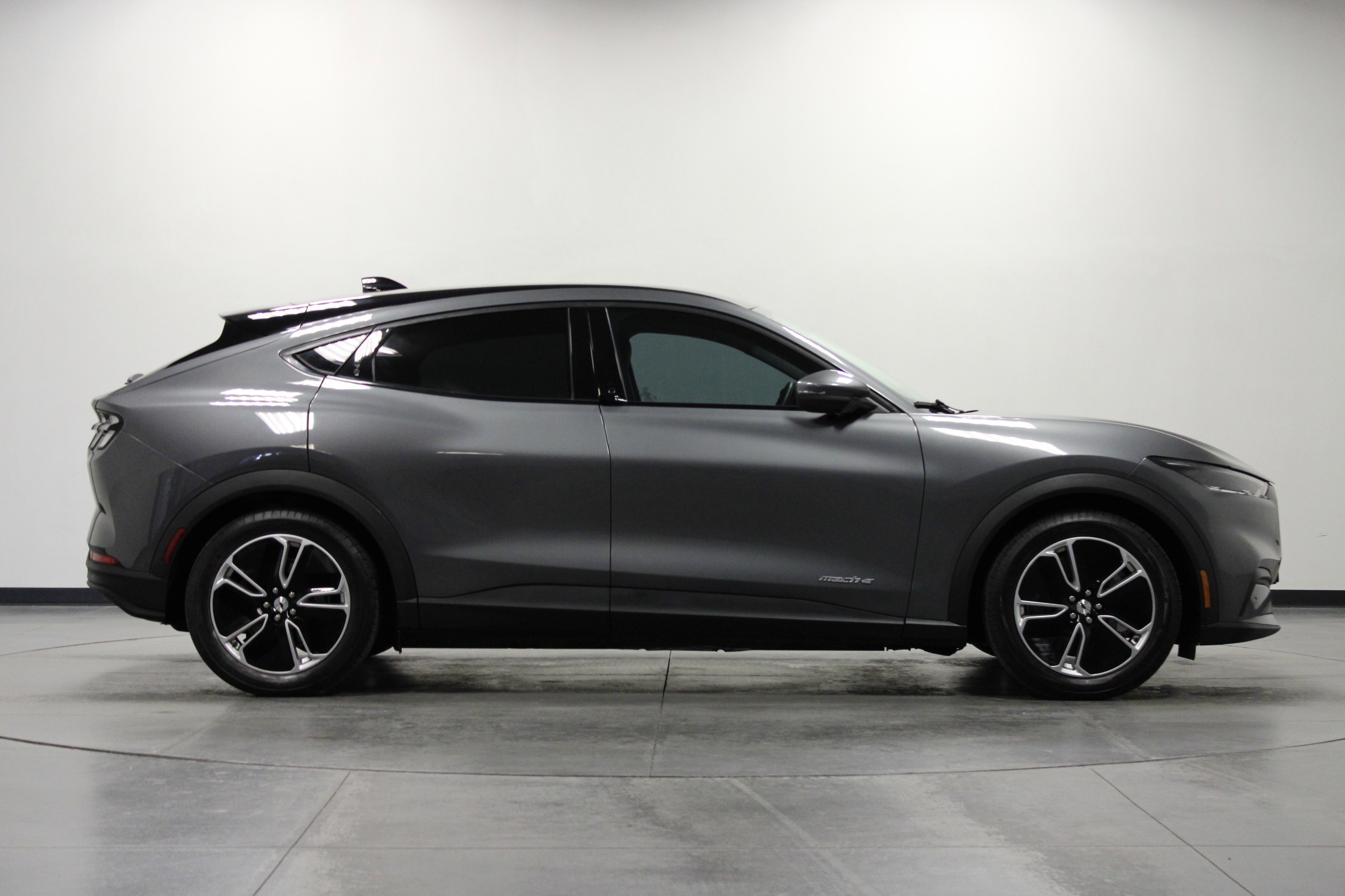 Used 2021 Ford Mustang Mach-E Select image 3