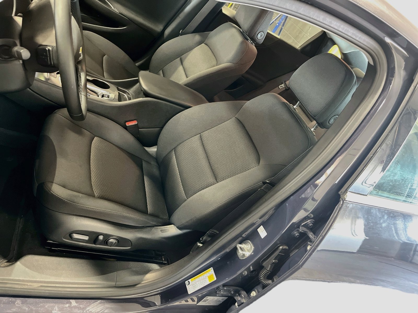 Used 2025 Chevrolet Malibu RS FWD image 19