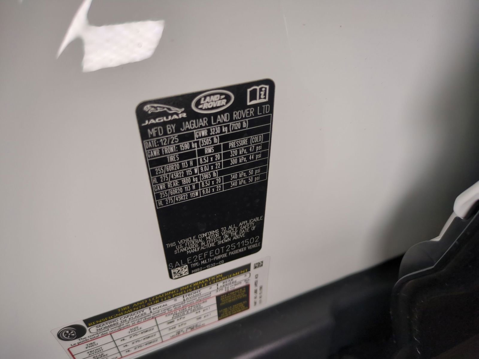 New 2026 Land Rover Defender 110 X-Dynamic SE image 31