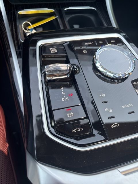 Used 2025 BMW 740i xDrive image 28