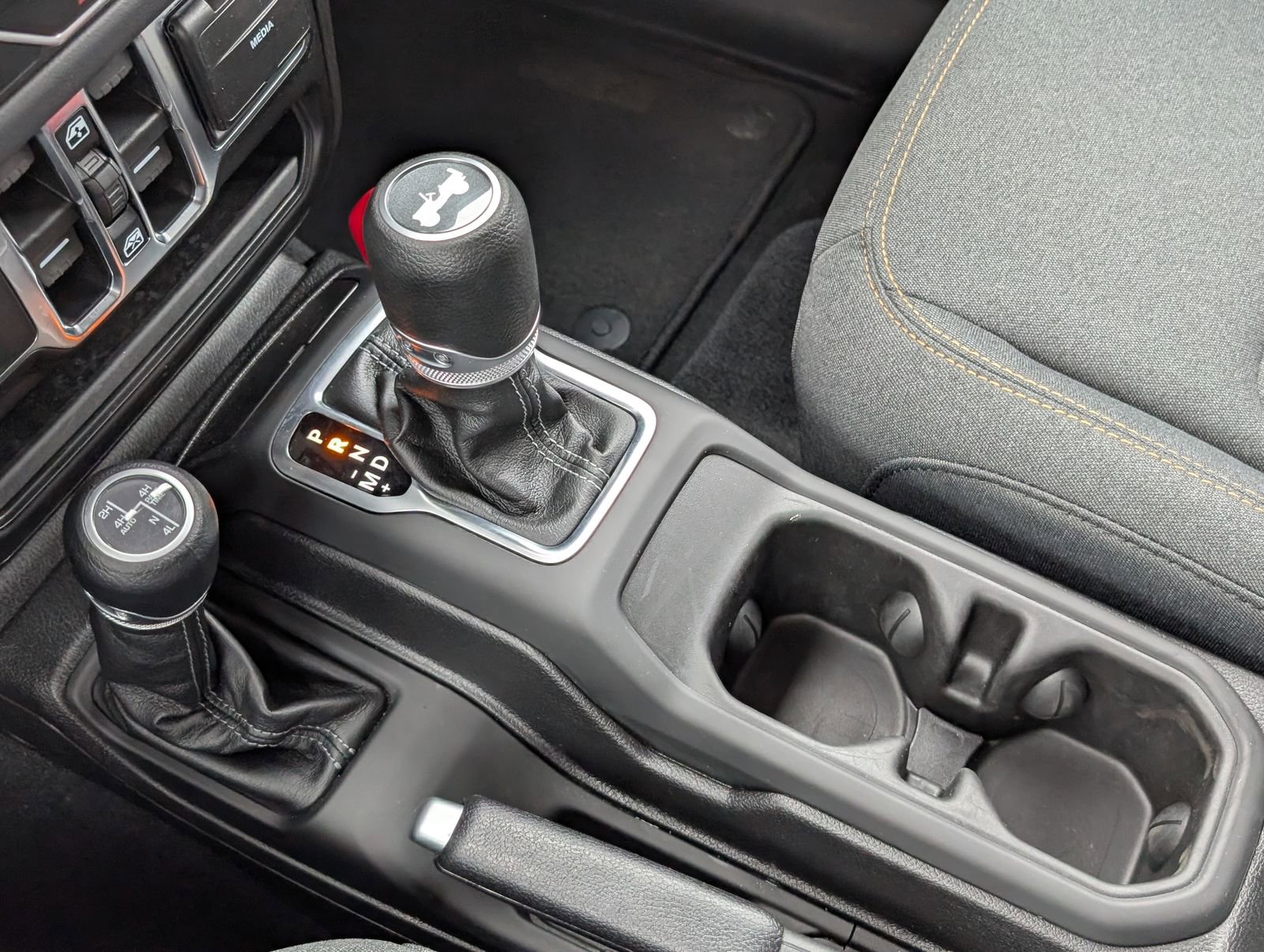 Used 2025 Jeep Wrangler Unlimited Sahara w/ Safety Group image 22