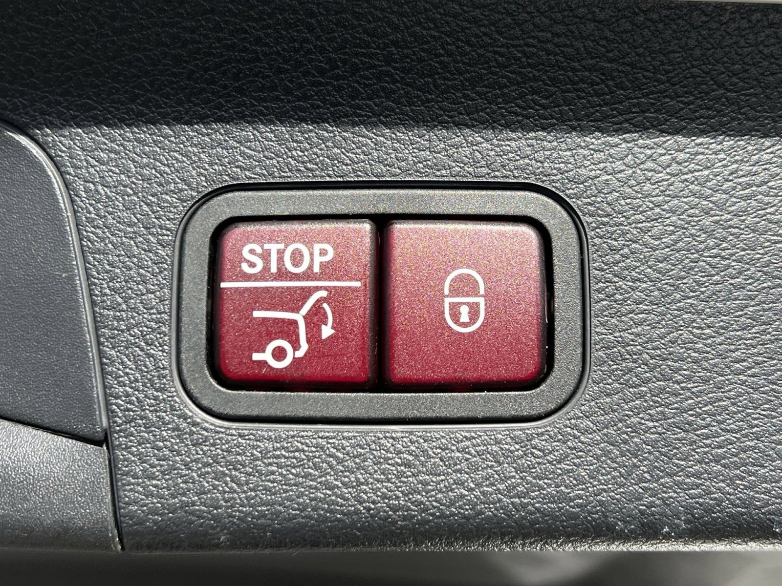 Certified 2023 Mercedes-Benz GLS 450 4MATIC image 25