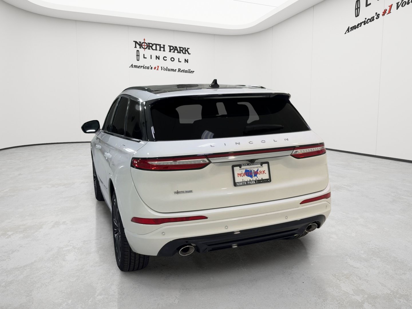 New 2026 Lincoln Corsair Reserve FWD image 8