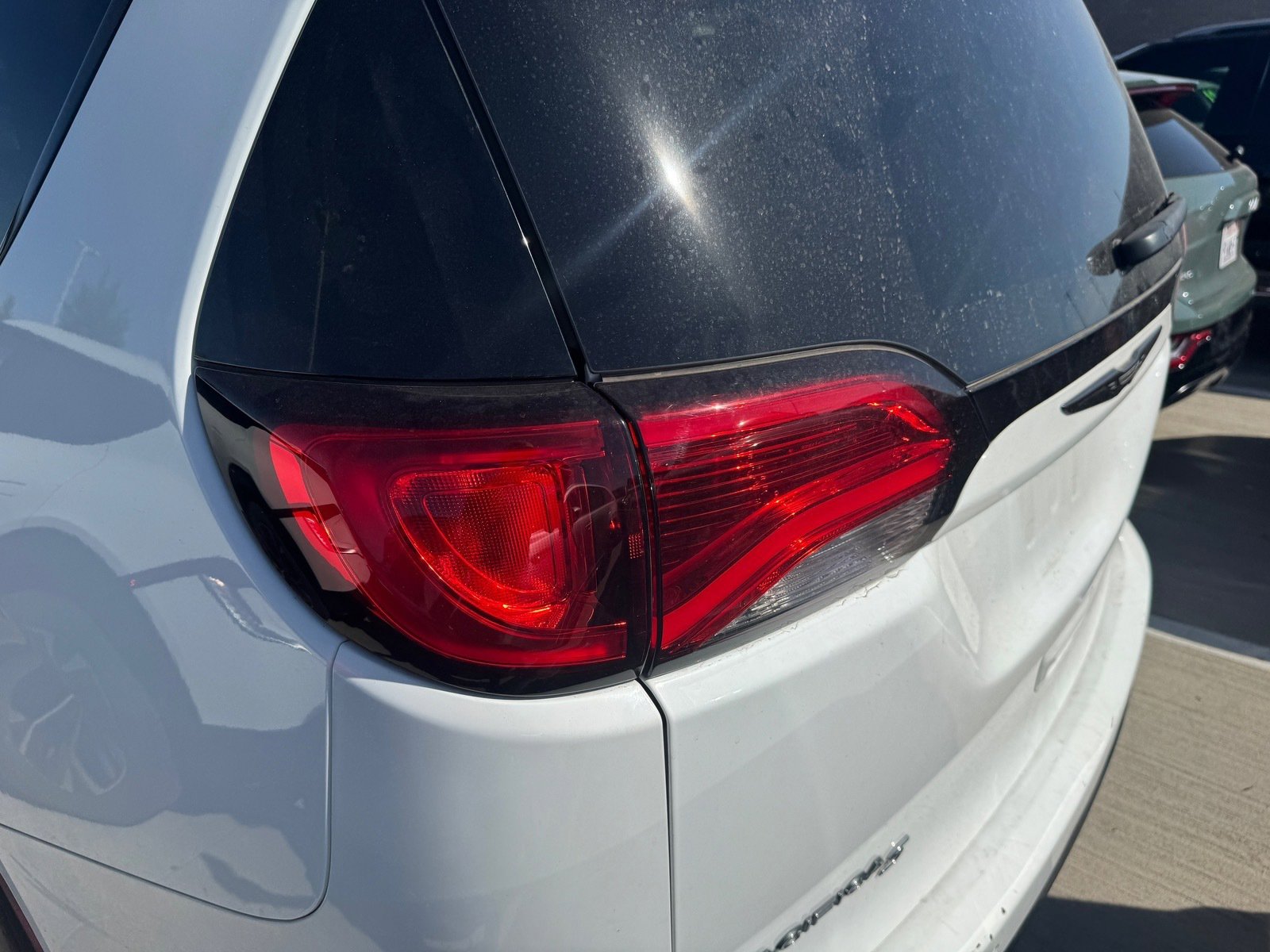 Used 2019 Chrysler Pacifica Touring-L Plus w/ S Appearance Package FWD image 7