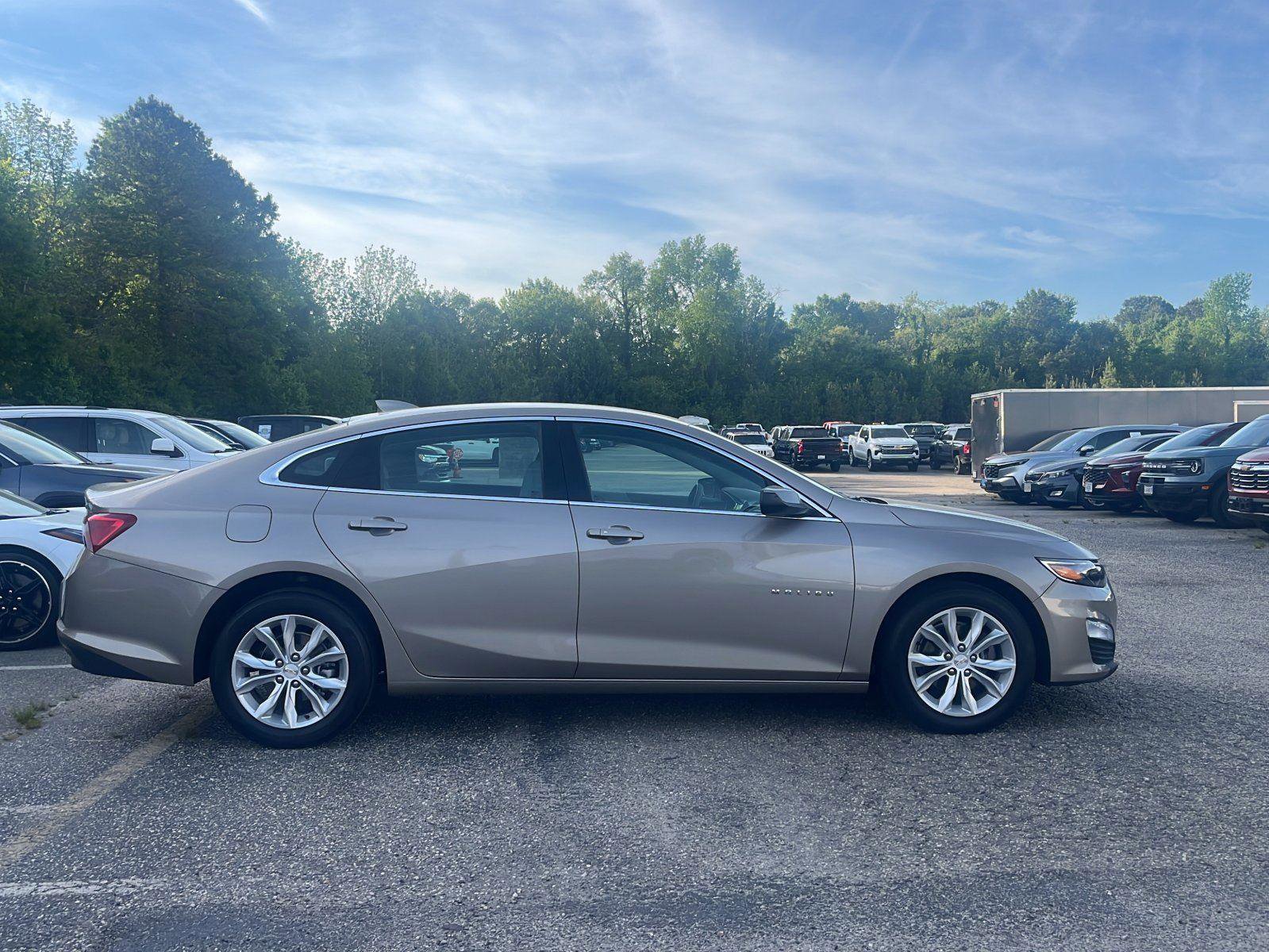 Used 2025 Chevrolet Malibu LT image 6