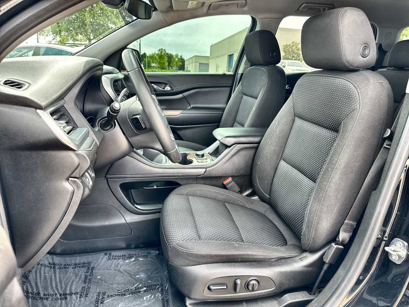 Used 2022 GMC Acadia SLE w/ Driver Convenience Package FWD image 3