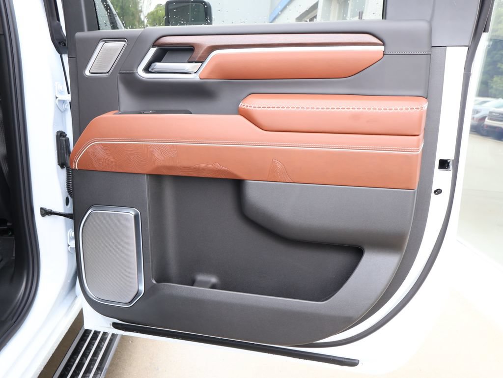 New 2026 GMC Sierra 3500 Denali Ultimate w/ LPO, Black Badging Package AWD/4WD image 43