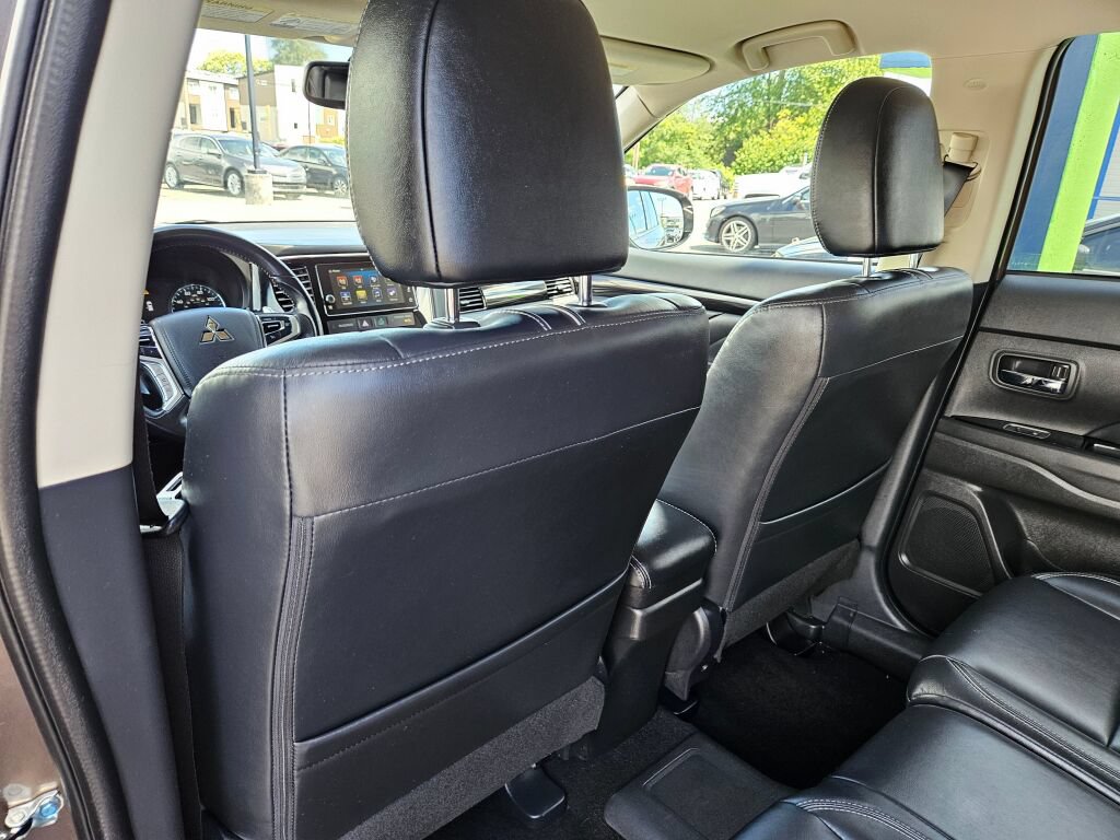 Used 2018 Mitsubishi Outlander SEL AWD/4WD image 15