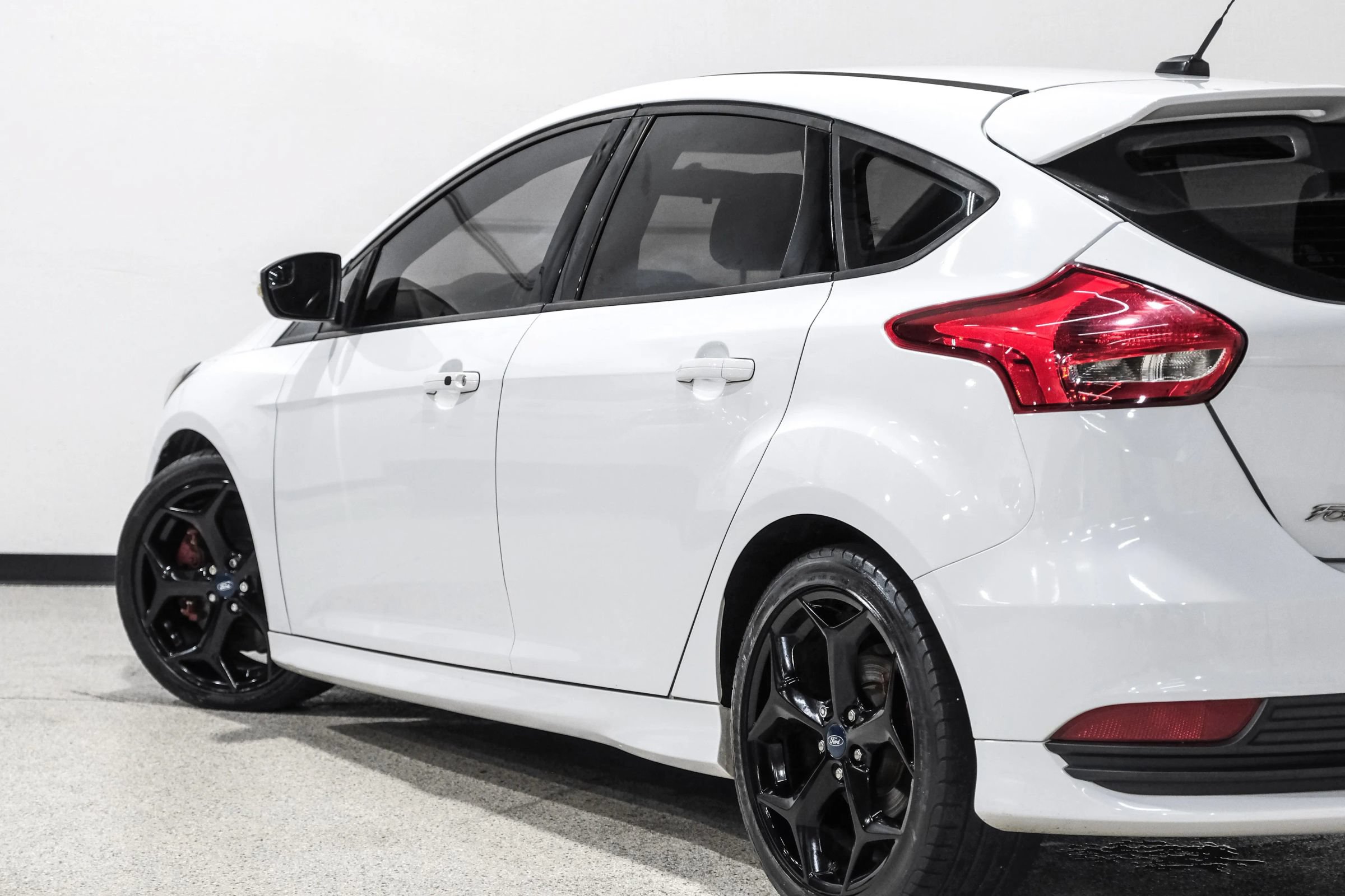 Used 2017 Ford Focus ST FWD image 13