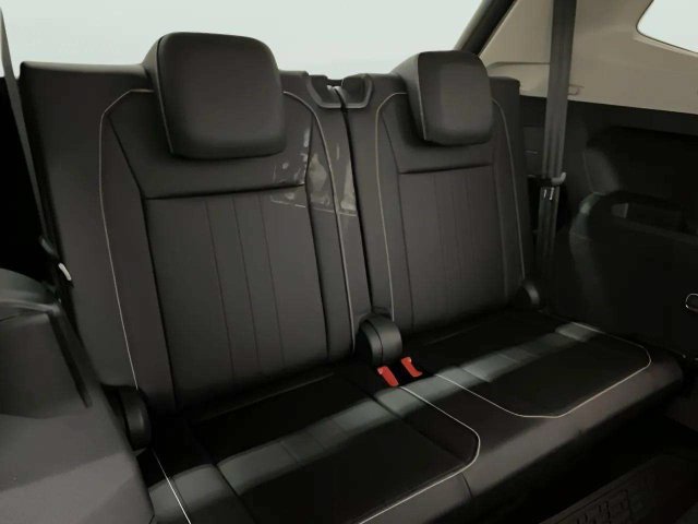 Used 2023 Volkswagen Tiguan SE w/ Panoramic Sunroof Package FWD image 76
