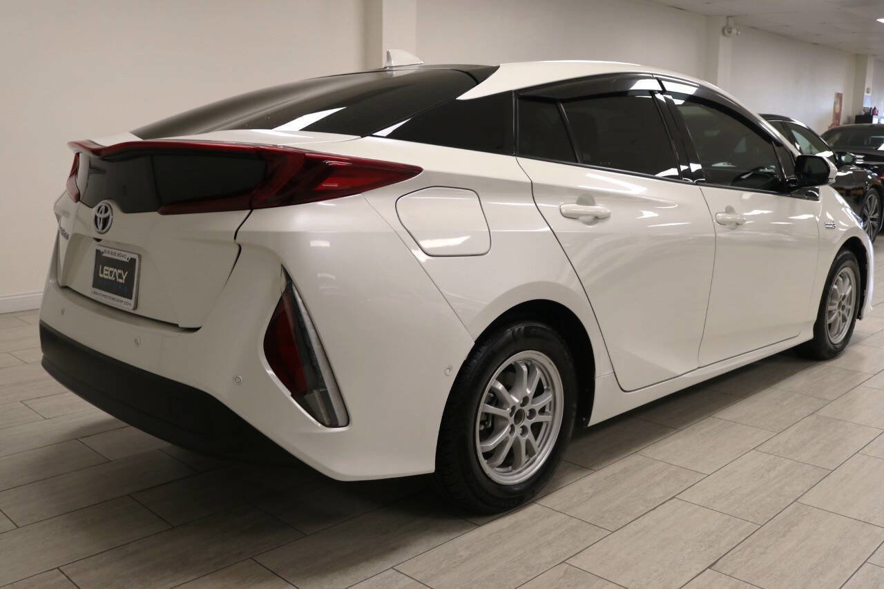 Used 2017 Toyota Prius Prime Advanced image 6