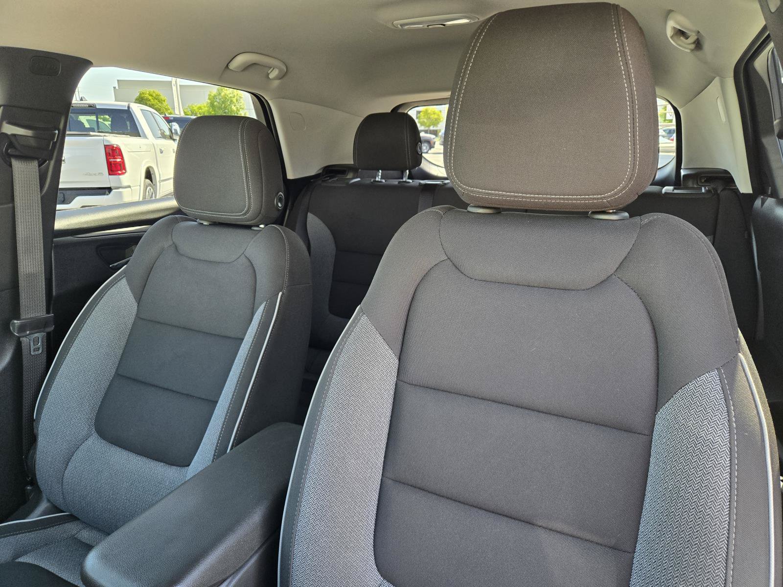 Used 2025 Chevrolet TrailBlazer LS w/ LS Convenience Package FWD image 23