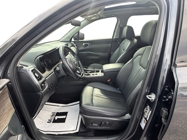 Certified 2023 Kia Sorento X-Line EX AWD/4WD image 9