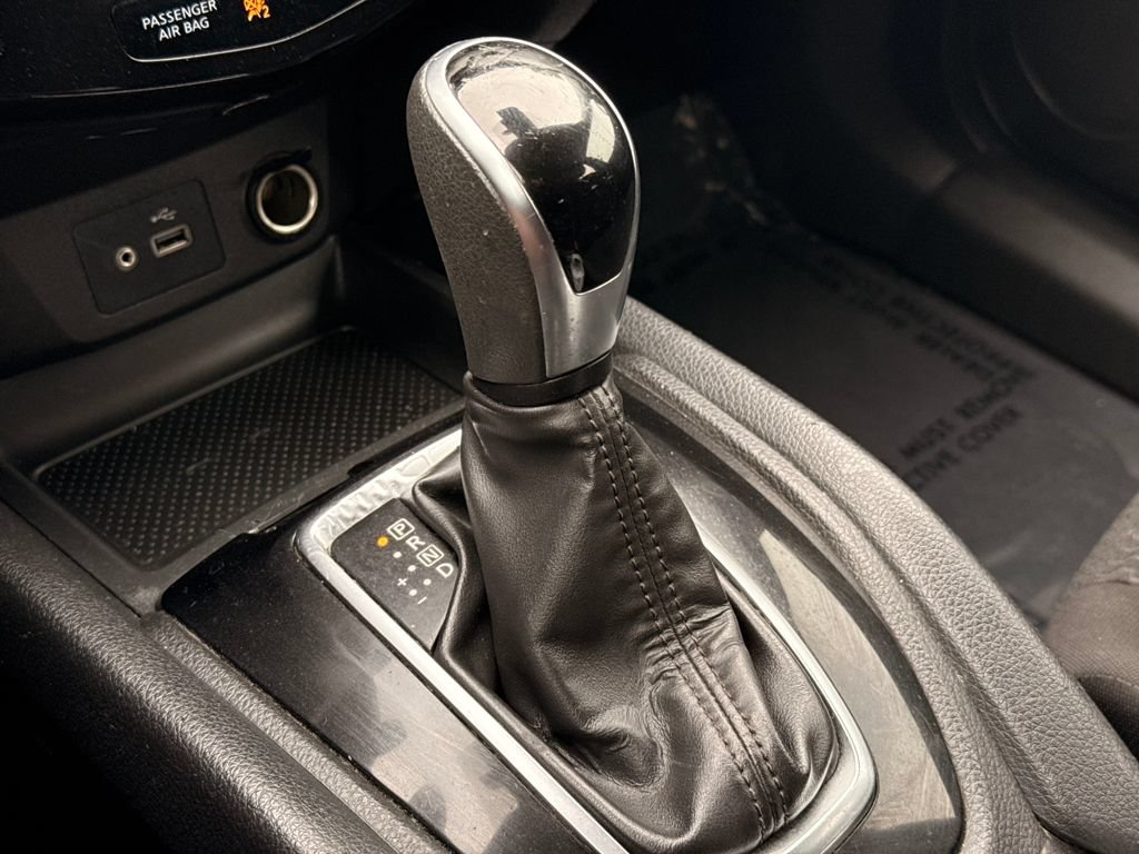 Used 2020 Nissan Rogue Sport S FWD image 33