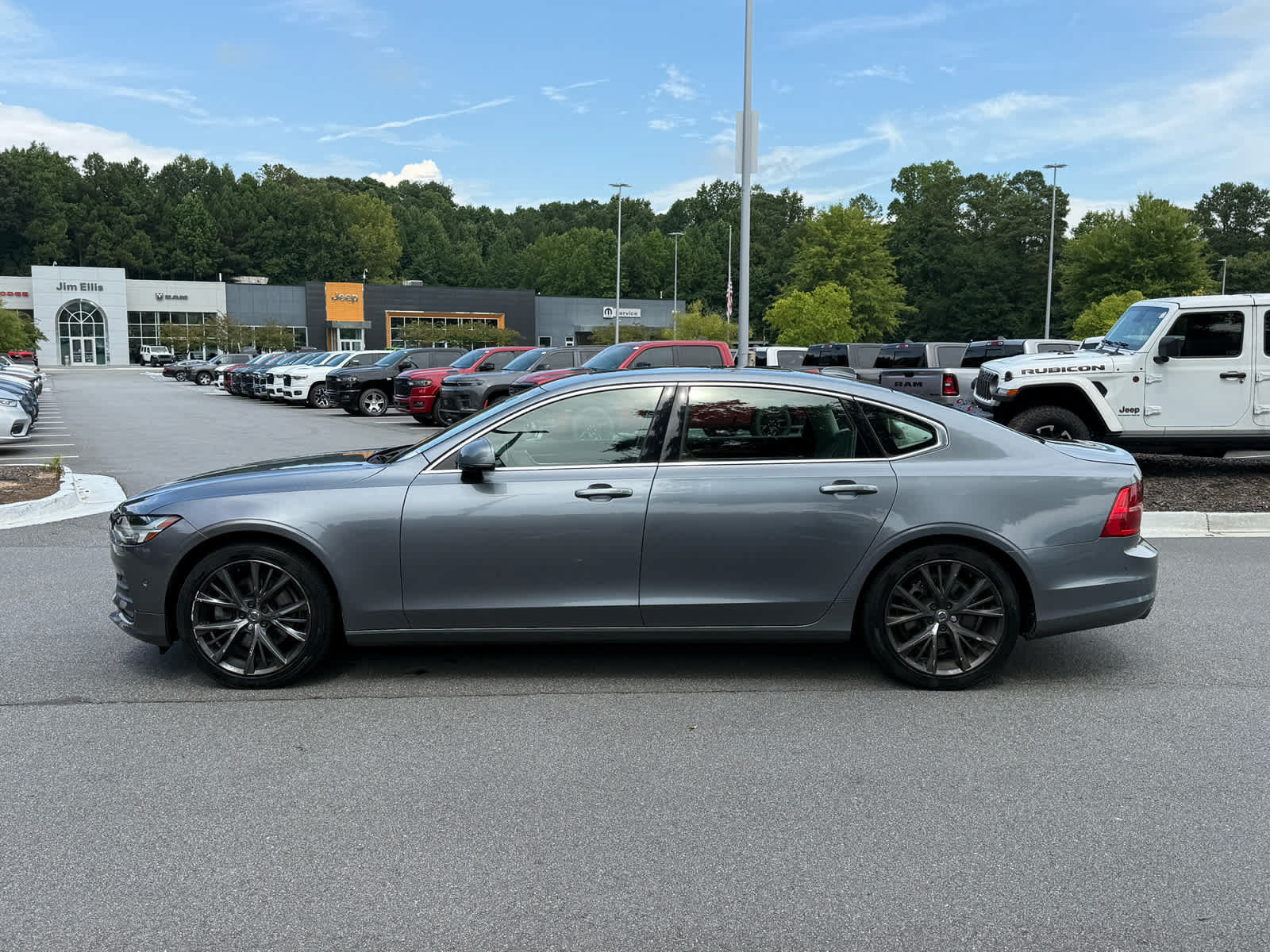 Used 2018 Volvo S90 T5 Momentum AWD/4WD image 2
