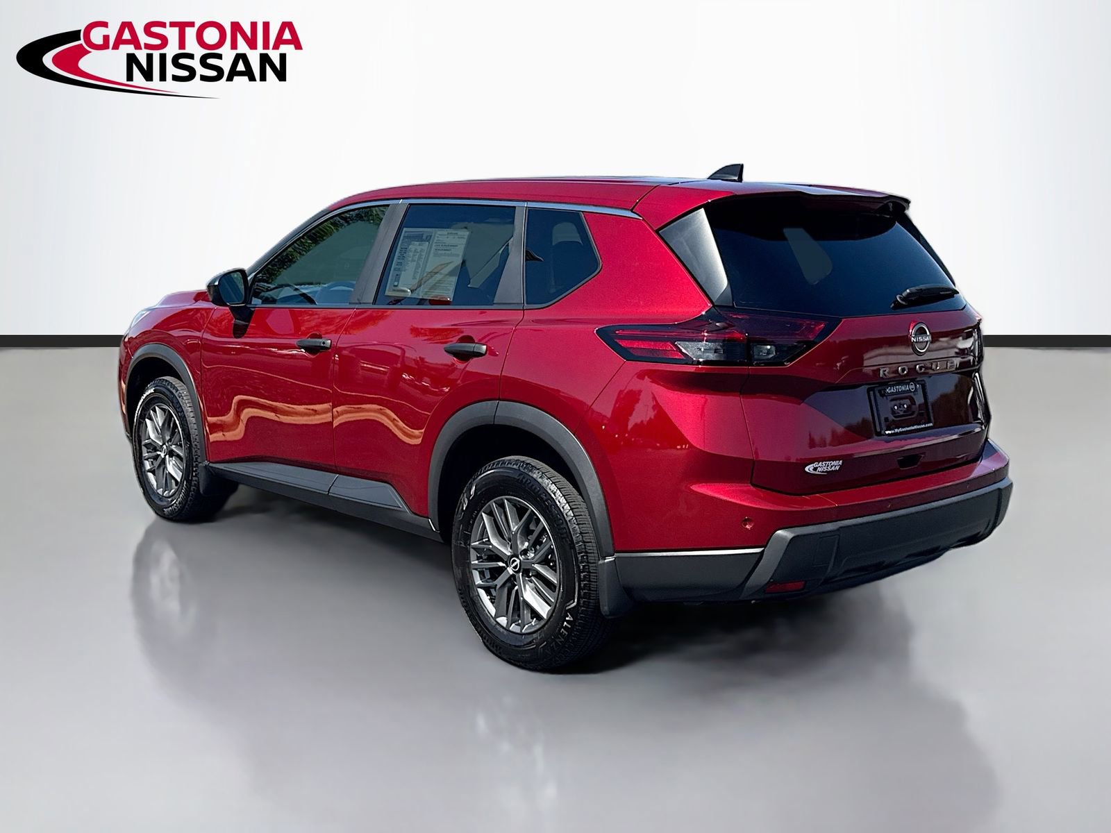 Used 2025 Nissan Rogue S FWD image 6