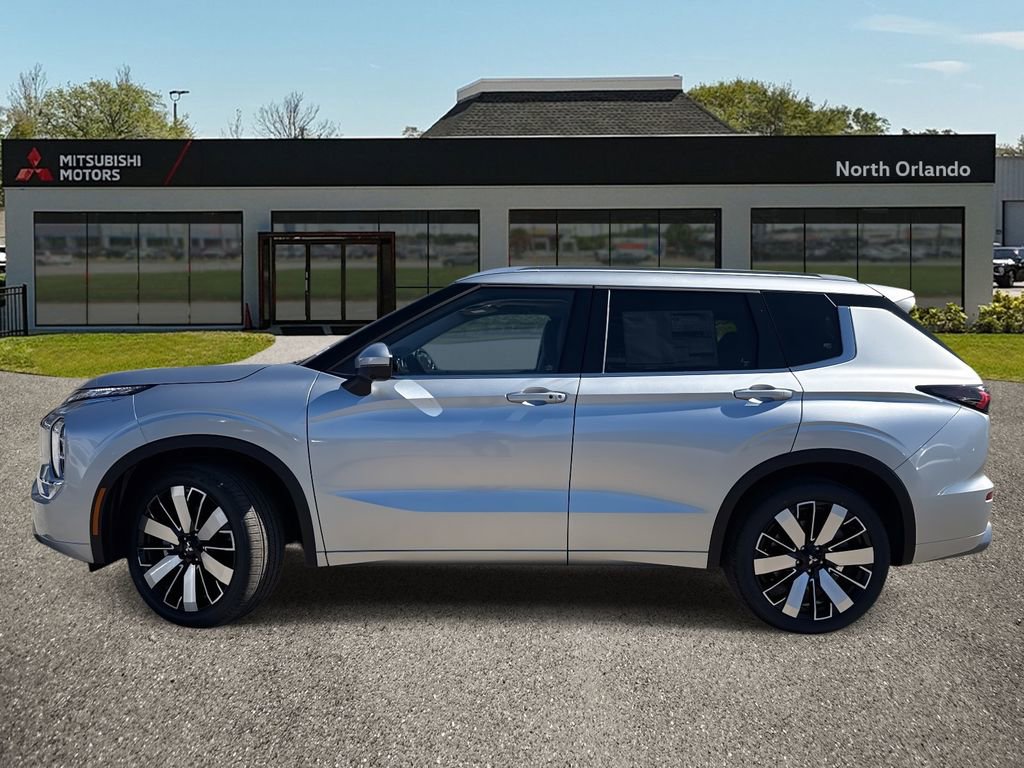 New 2026 Mitsubishi Outlander SEL image 2