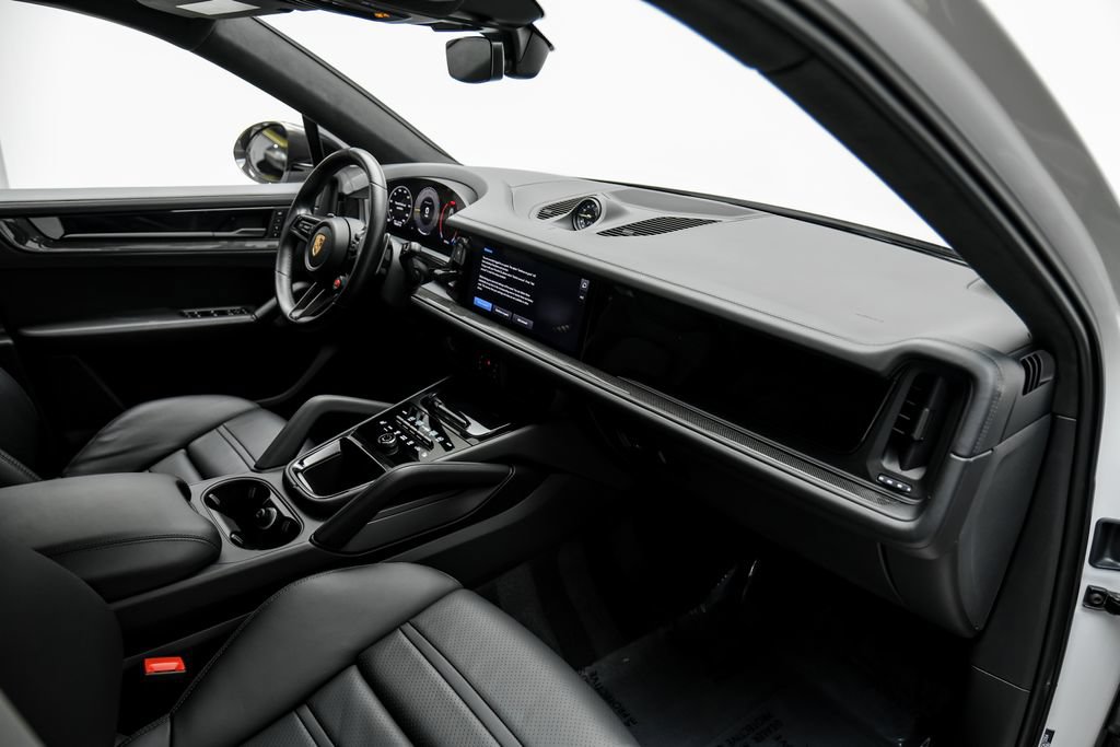 Used 2024 Porsche Cayenne Turbo GT AWD/4WD image 20