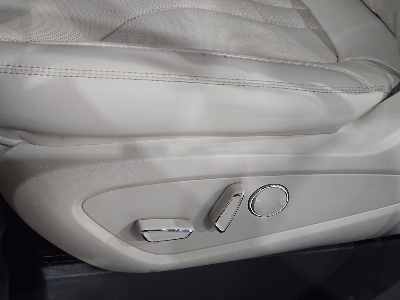 Used 2019 Lincoln Nautilus Reserve w/ Driver Assistance Package image 20