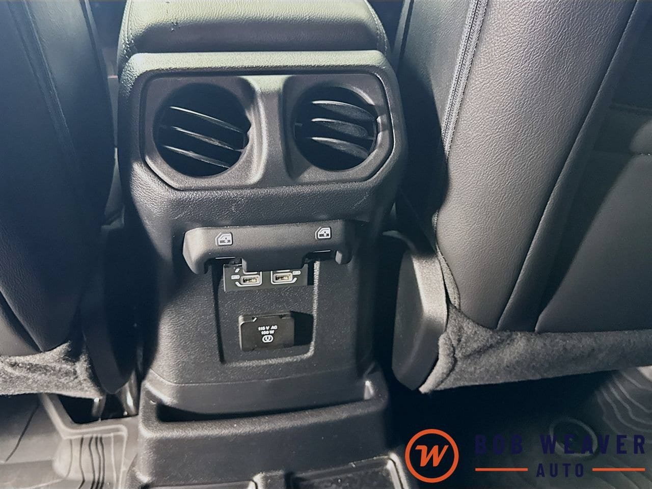 Used 2023 Jeep Wrangler Unlimited Sahara AWD/4WD image 31