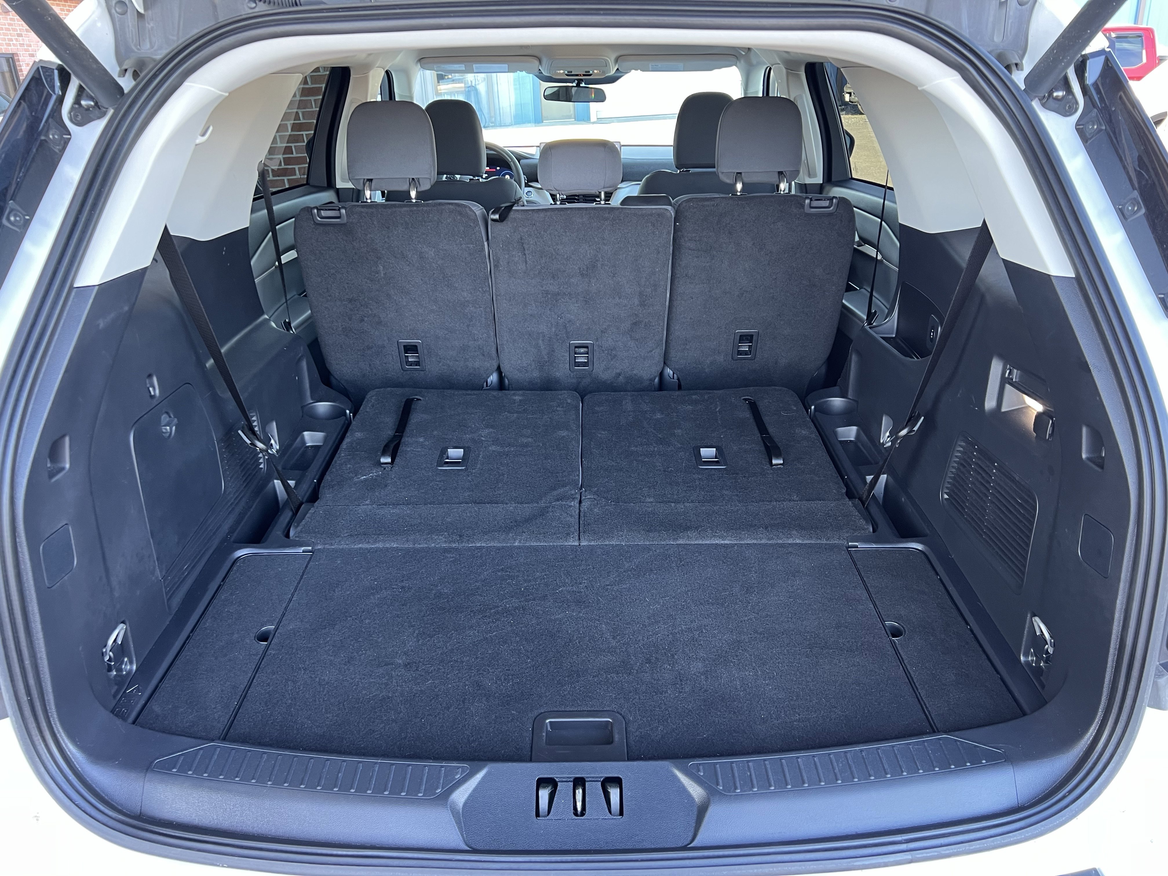 Used 2025 Ford Explorer Active AWD/4WD image 48