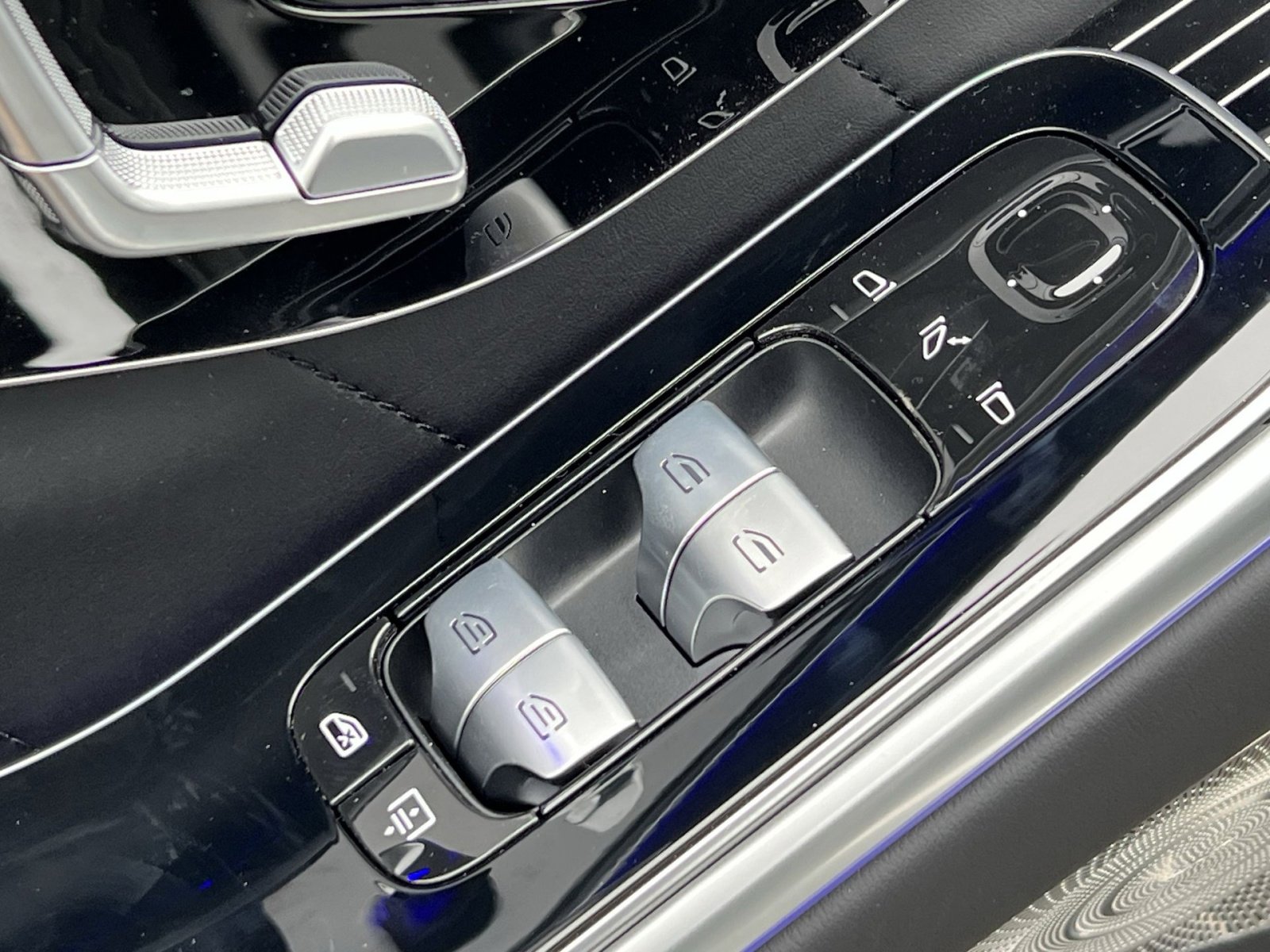 New 2026 Mercedes-Benz S 580 4MATIC Sedan image 13