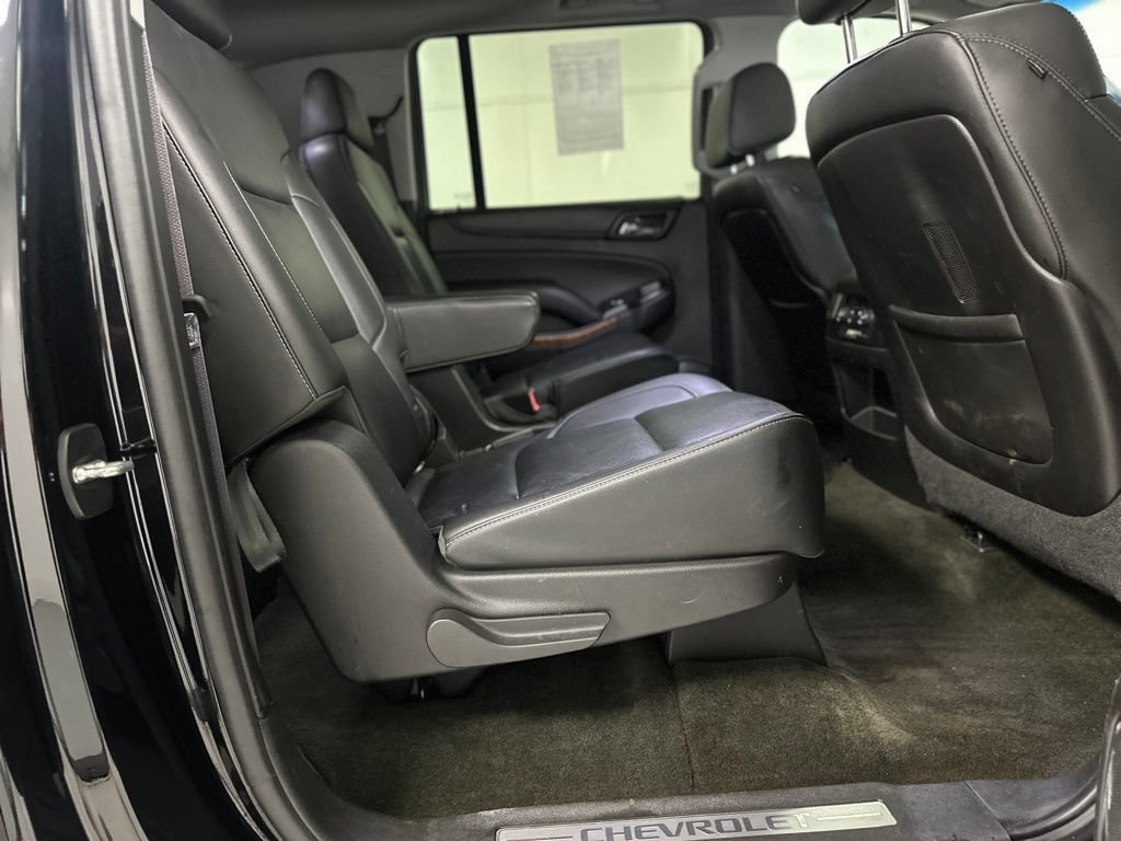 Used 2015 Chevrolet Suburban LTZ RWD image 24