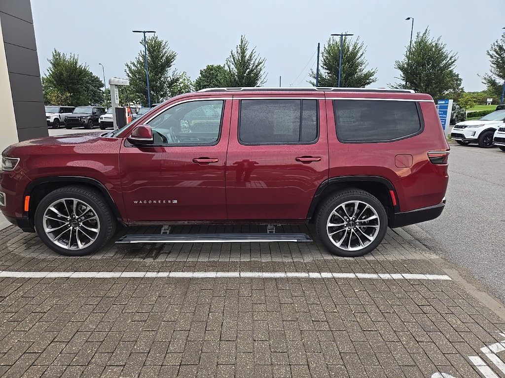Used 2022 Jeep Wagoneer Series III w/ Premium Group I AWD/4WD image 8