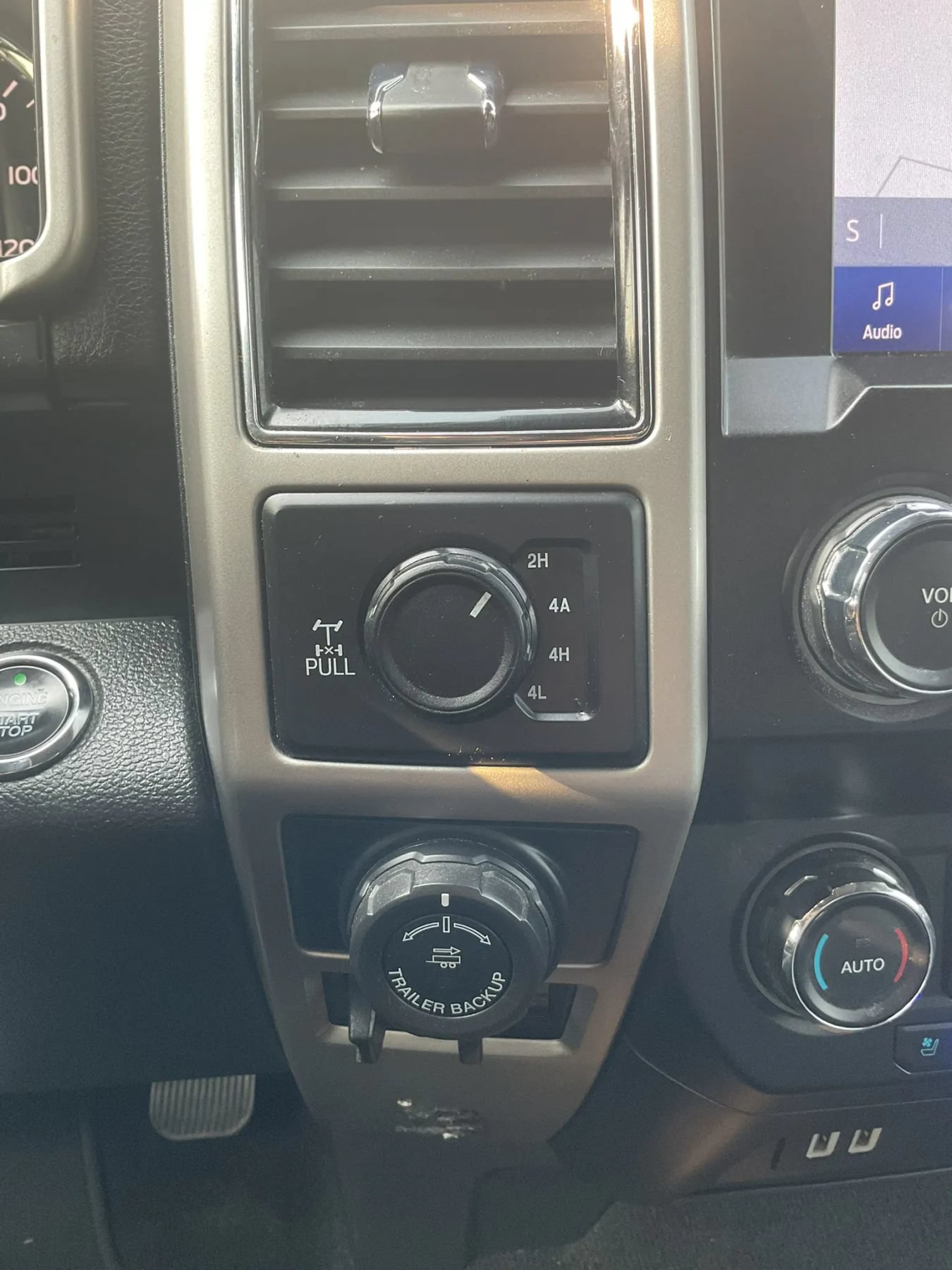 Used 2020 Ford F150 Lariat w/ Trailer Tow Package AWD/4WD image 26