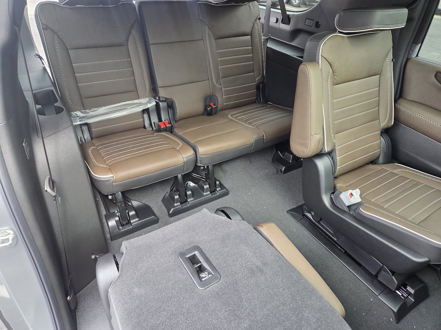 New 2027 GMC Yukon XL Denali Ultimate w/ LPO, Floor Liner Package AWD/4WD image 27