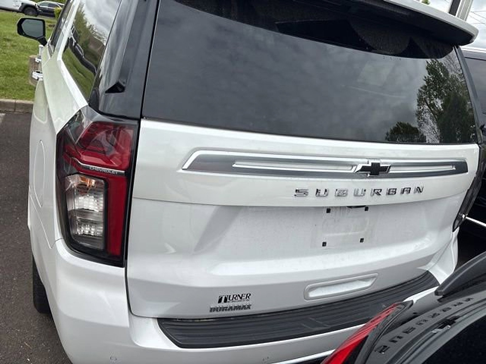 Used 2024 Chevrolet Suburban High Country AWD/4WD image 5