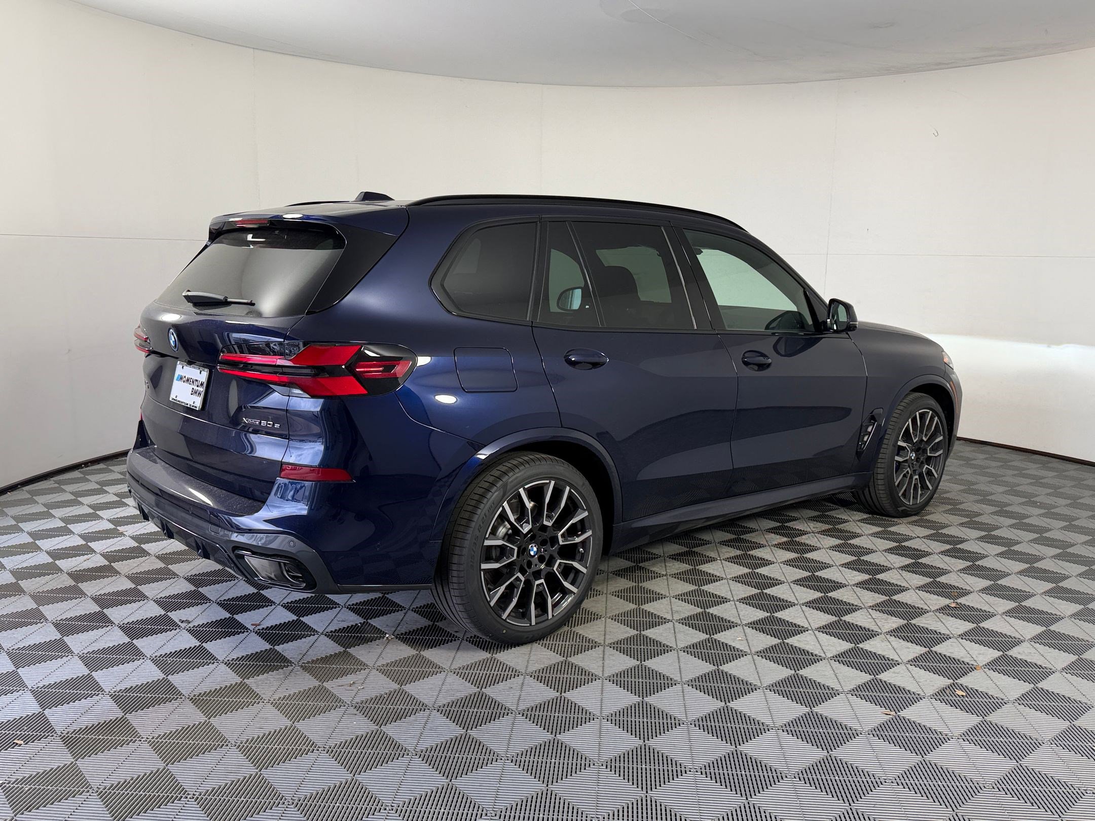 New 2026 BMW X5 xDrive50e w/ M Sport Package AWD/4WD image 9