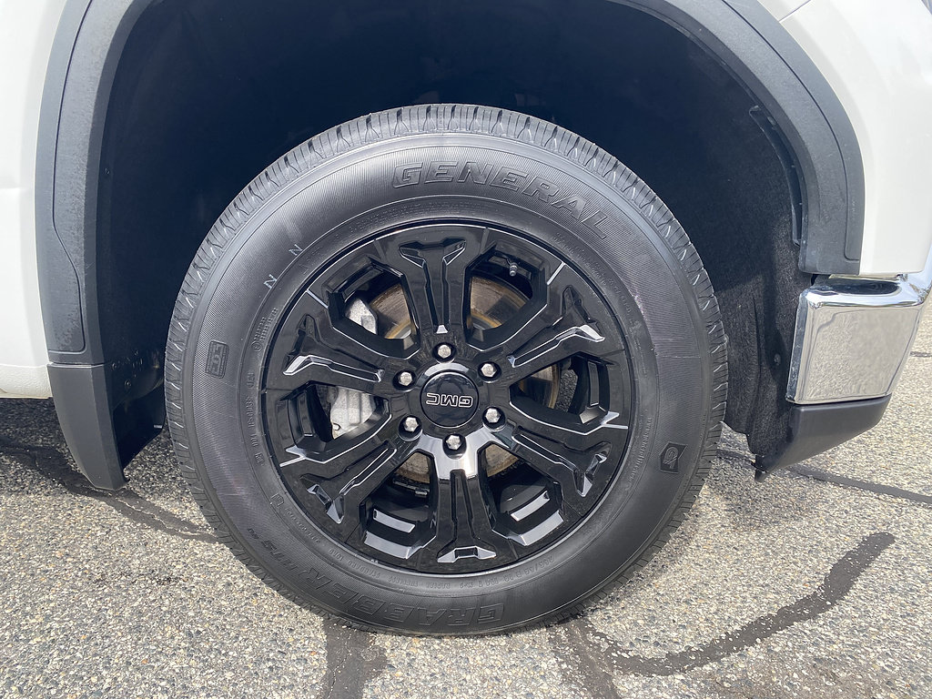 Certified 2025 GMC Sierra 1500 SLT AWD/4WD image 11