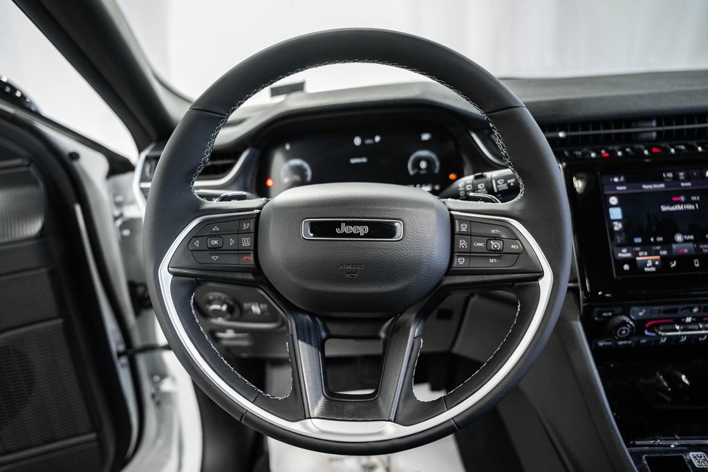 New 2025 Jeep Grand Cherokee L Altitude image 28