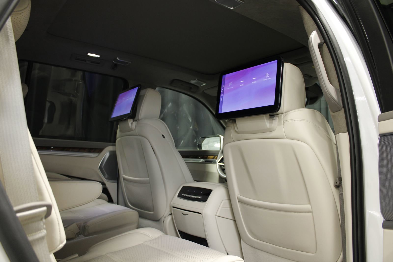 Used 2025 Cadillac Escalade Sport Platinum AWD/4WD image 15