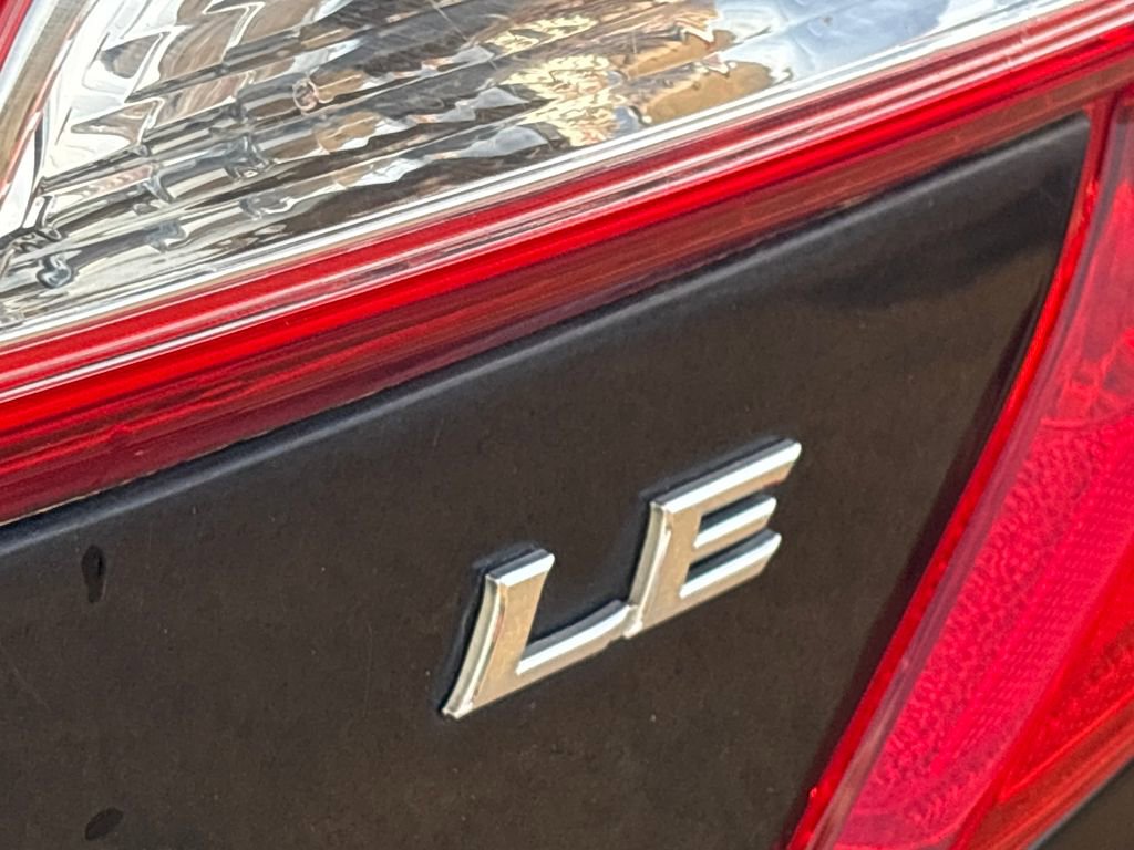 Used 2014 Toyota Camry LE image 32