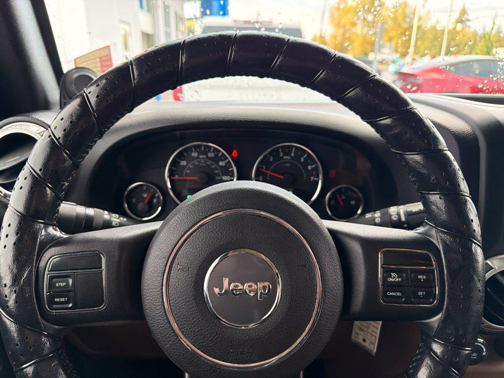 Used 2012 Jeep Wrangler Unlimited Sahara AWD/4WD image 11