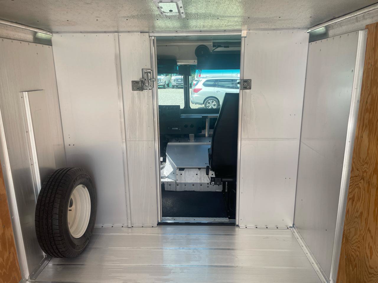 Used 2016 Ford E-350 and Econoline 350 Super Duty w/ A/C Prep Package RWD image 29