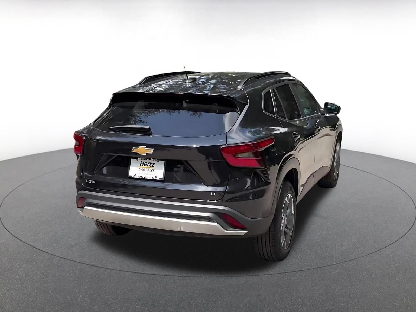 Used 2025 Chevrolet Trax LT FWD image 14