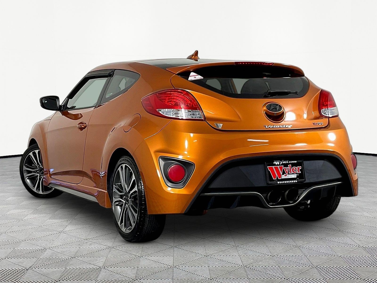 Used 2016 Hyundai Veloster Turbo FWD image 4