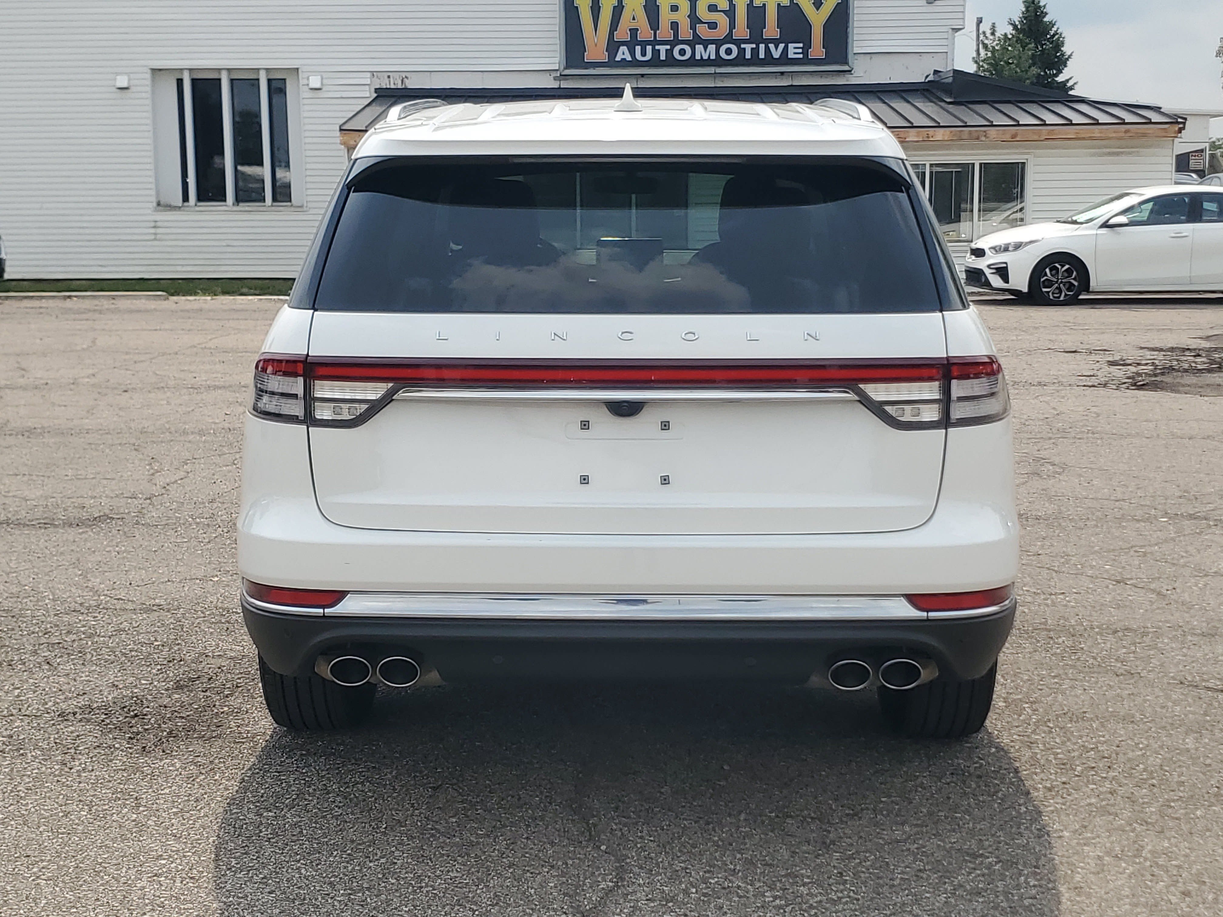 Certified 2024 Lincoln Aviator AWD w/ Premium Package image 5