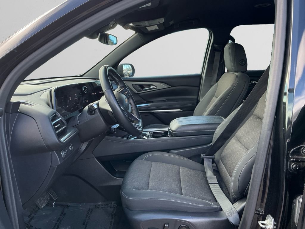 Used 2024 Chevrolet Traverse LT image 9