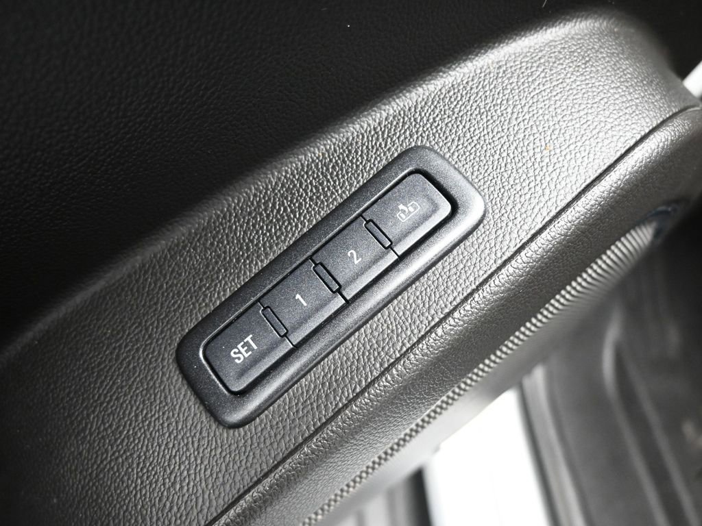 Used 2018 GMC Yukon Denali image 21