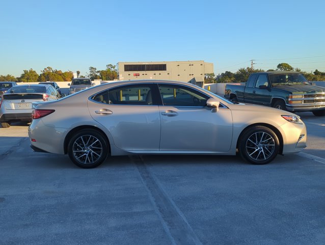 Used 2016 Lexus ES 350 image 3