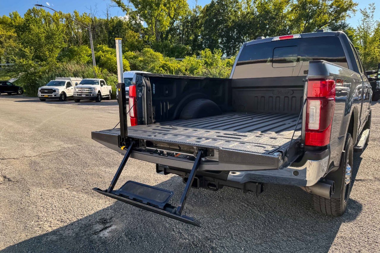 Used 2021 Ford F350 Lariat w/ Lariat Ultimate Package AWD/4WD image 18