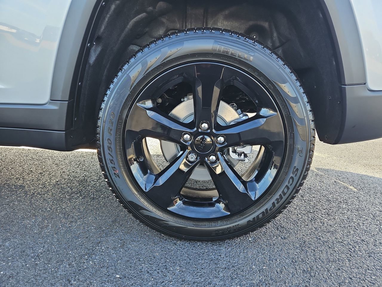 New 2025 Jeep Grand Cherokee Limited w/ Luxury Tech Group II image 9