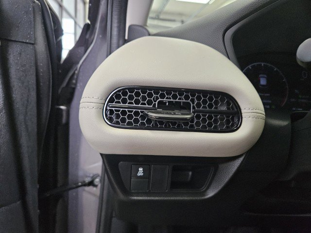 Used 2024 Honda HR-V LX image 28