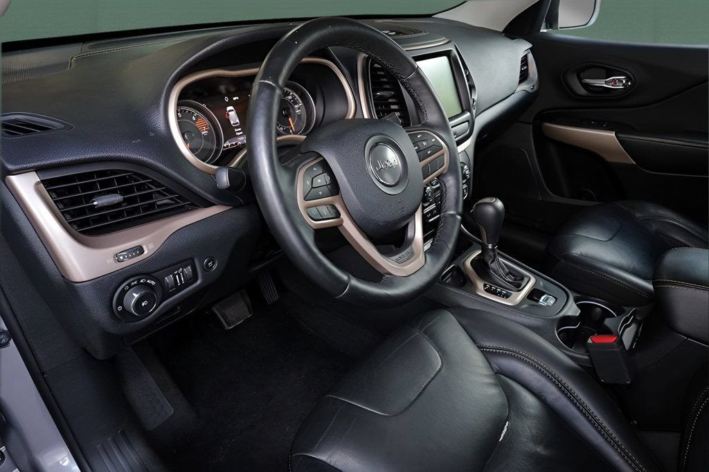 Used 2018 Jeep Cherokee Limited FWD image 19