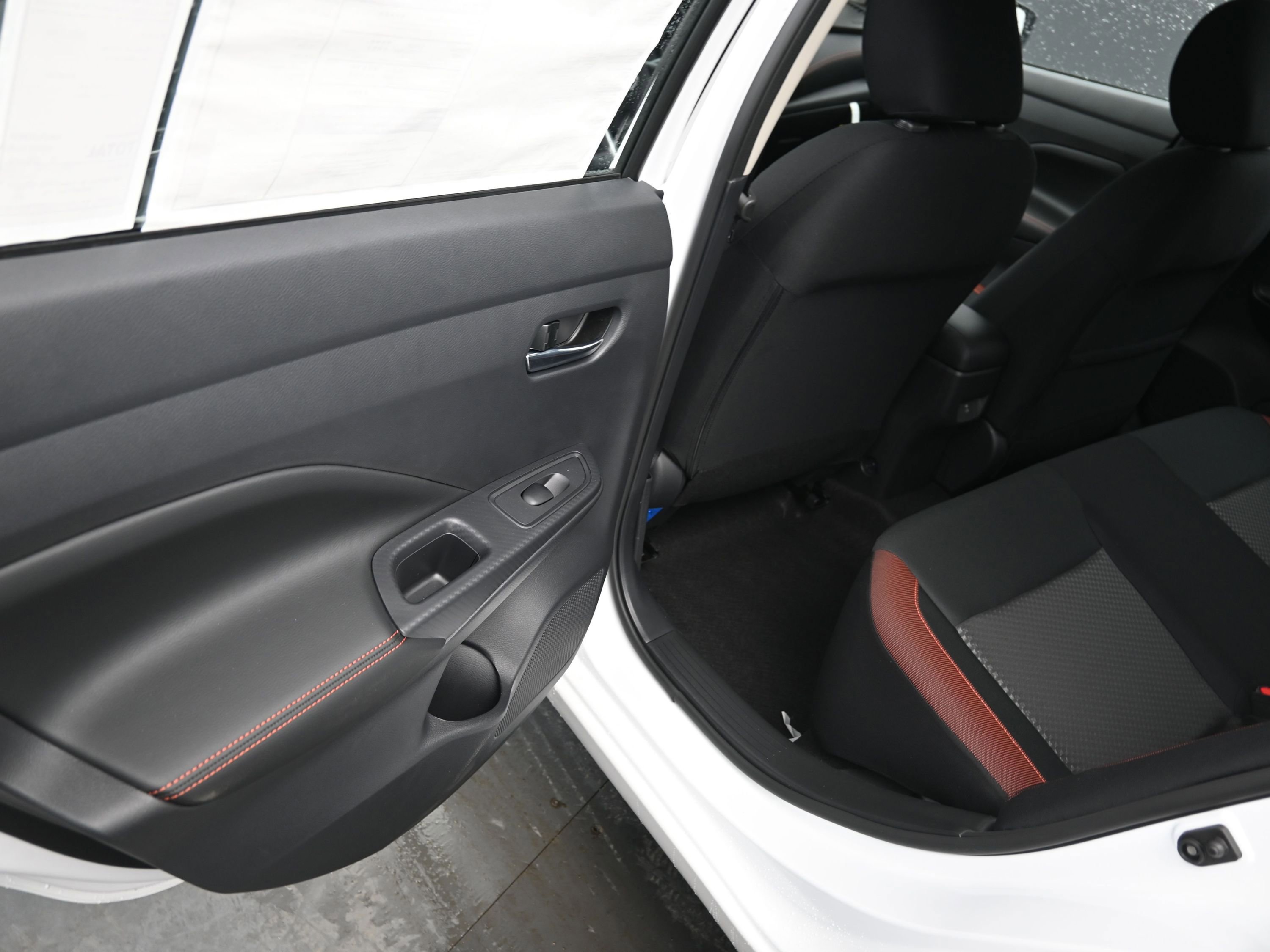 New 2025 Nissan Versa SR image 17