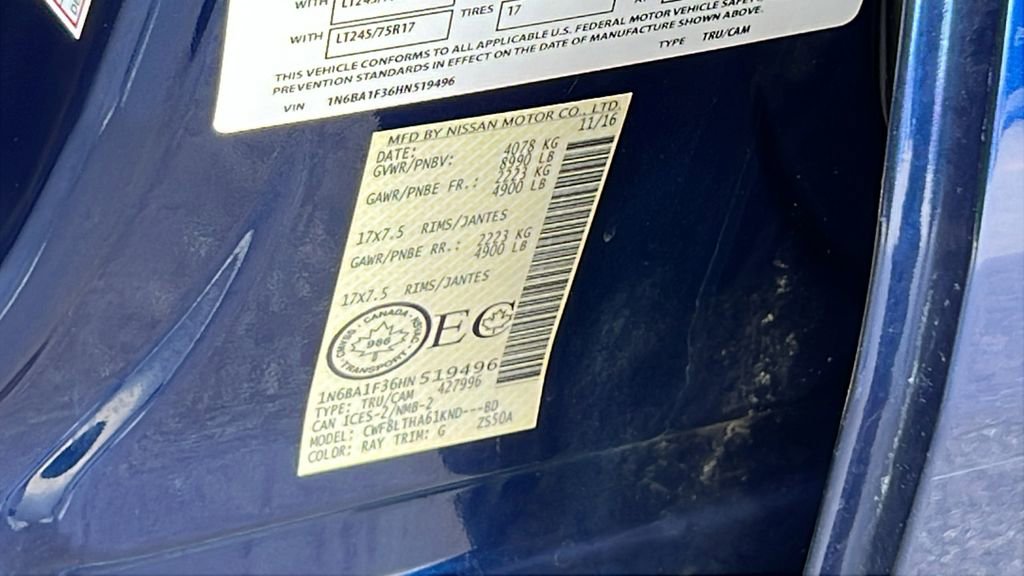 Used 2017 Nissan Titan SV image 11